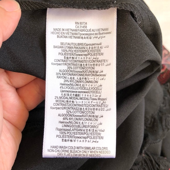 🛍️ 3/$20 BCBGeneration Pink / Maroon Paisley Lace Yoke High Neck Romper Sz Small - Picture 11 of 13